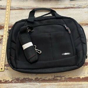 Samsonite Nylon Laptop/ Tablet Bag Black Great Shape Perfect Fit Straps Shoulder